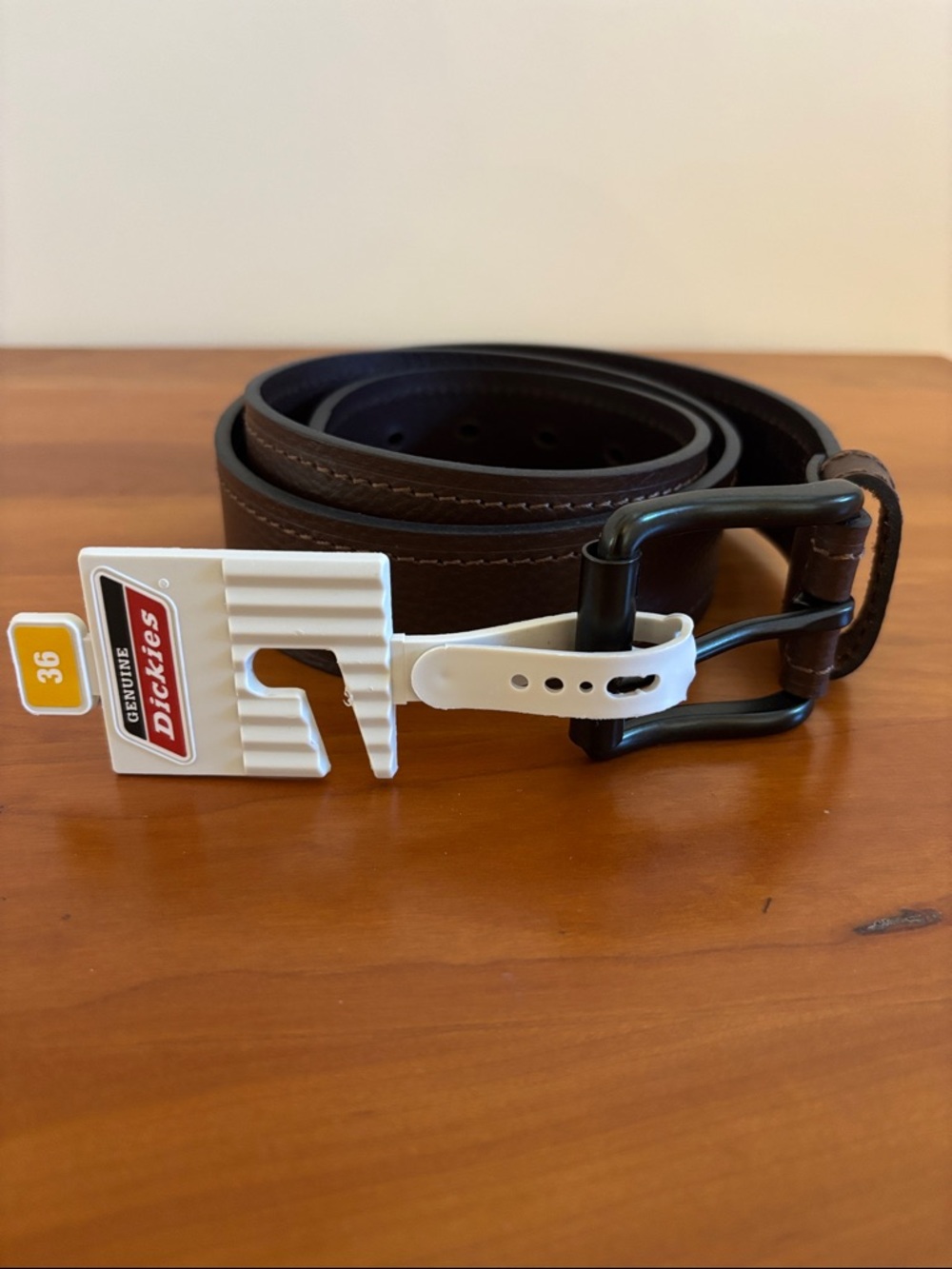 Dickies Brown Leather Men’s Belt with Black Buckle